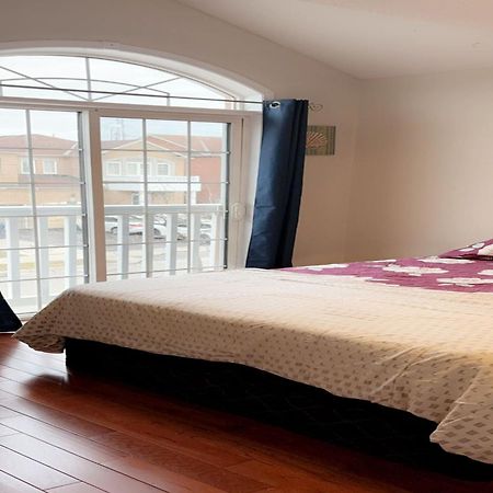 Bright Queen Room Close To Sheridan College And Airport Μπράμπτον Εξωτερικό φωτογραφία