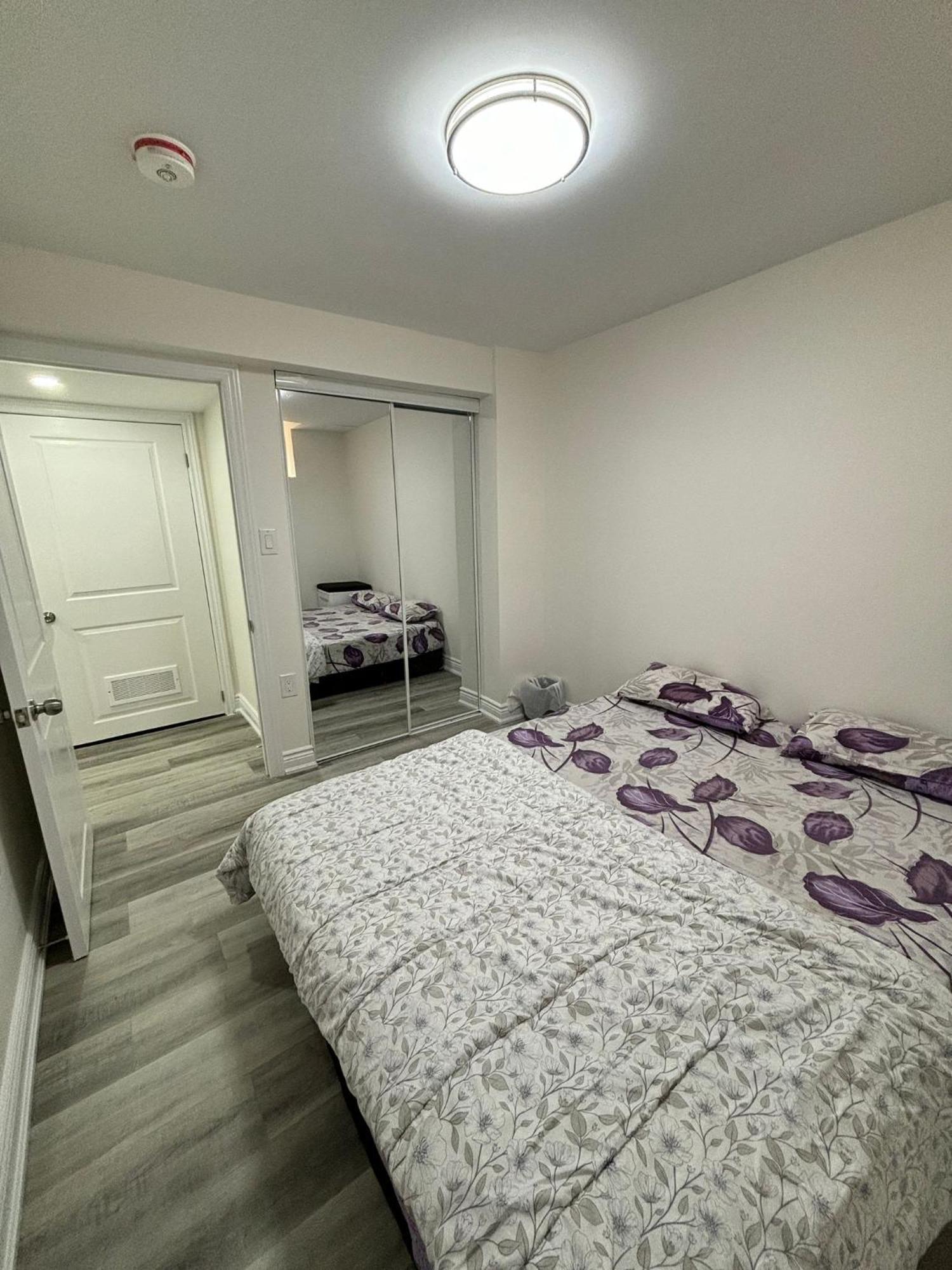 Bright Queen Room Close To Sheridan College And Airport Μπράμπτον Εξωτερικό φωτογραφία