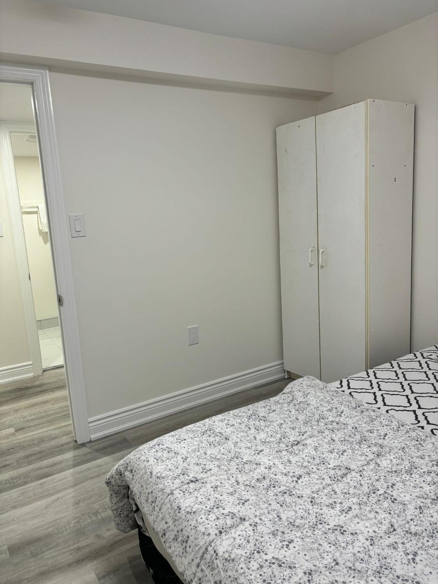 Bright Queen Room Close To Sheridan College And Airport Μπράμπτον Εξωτερικό φωτογραφία