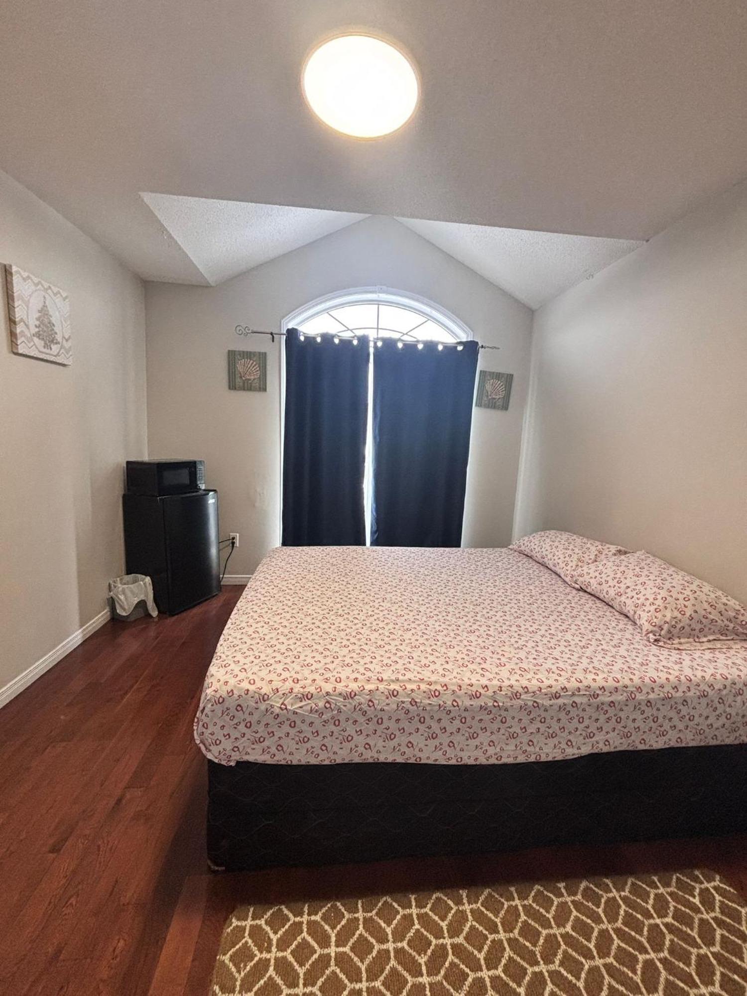 Bright Queen Room Close To Sheridan College And Airport Μπράμπτον Εξωτερικό φωτογραφία